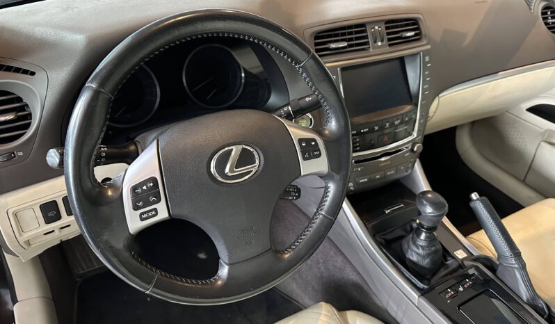 Lexus LS 200 lleno